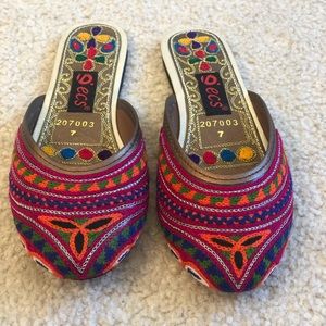 Embroidered flat mules